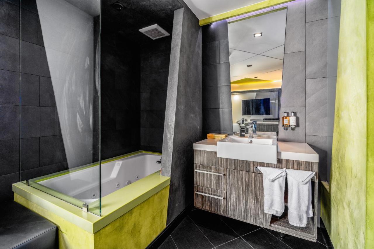 The Moment Hotel 3*